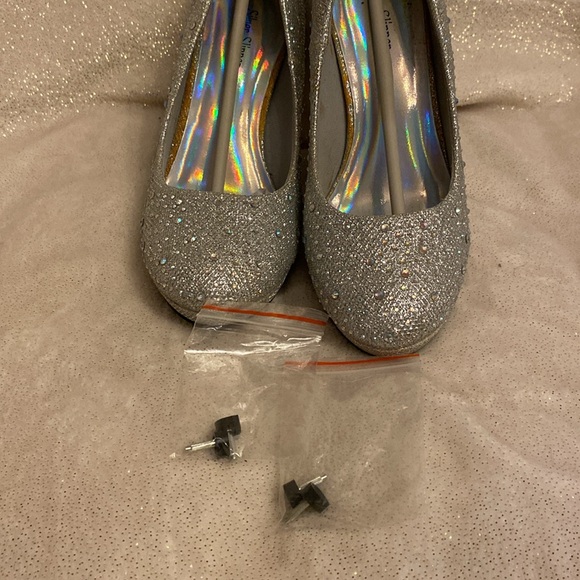 Sparkly Silver Slipper Heels - Picture 4 of 6